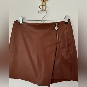 Zara woman skirt short,small size , brown , faux leather: